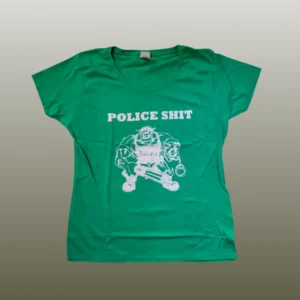 Grünes Girlieshirt mit Police-Shit-Schweinemotiv.