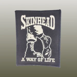Der Webpatch zeigt enggeschnürte Boots mit dem Schriftzug Skinhead A Way of Life. Weiße Schrift auf schwarzem Grund.