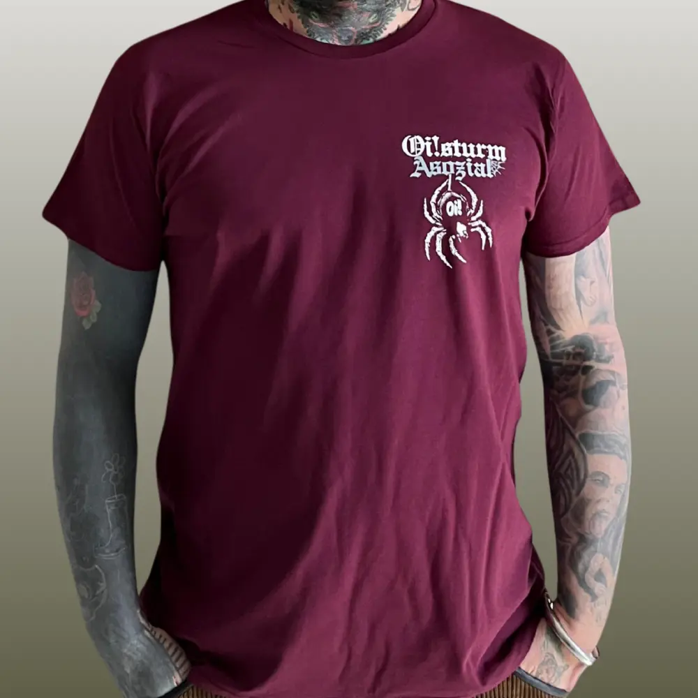 Rotes Oisturm-Asozial-Shirt mit kleiner Spinne und Schritzug in Weiß auf der Brust.
